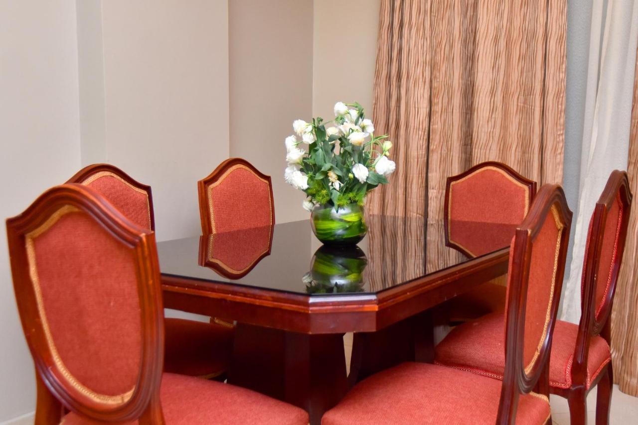 Emirates Stars Hotel Apartments Sharjah Buitenkant foto